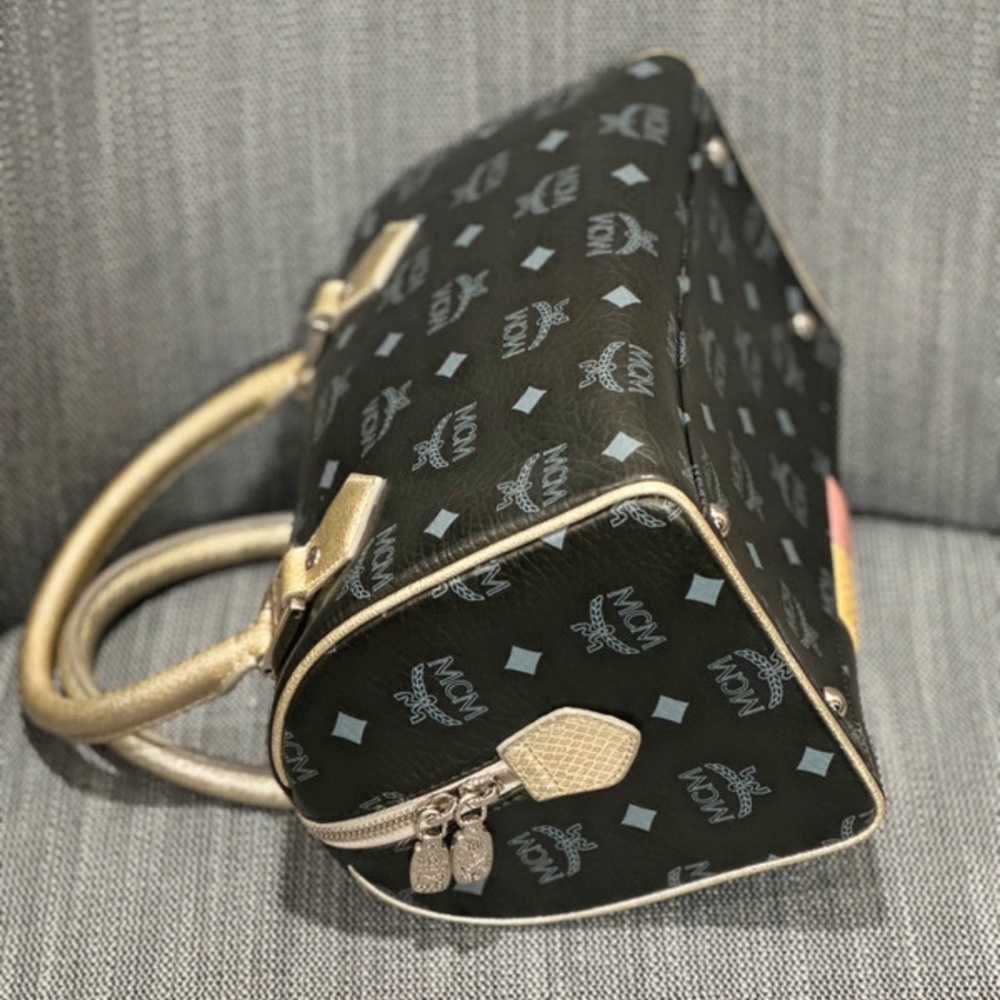 MCM Lion Visetos Boston Satchel Black Gold Leather Bag - Picture 8 of 16
